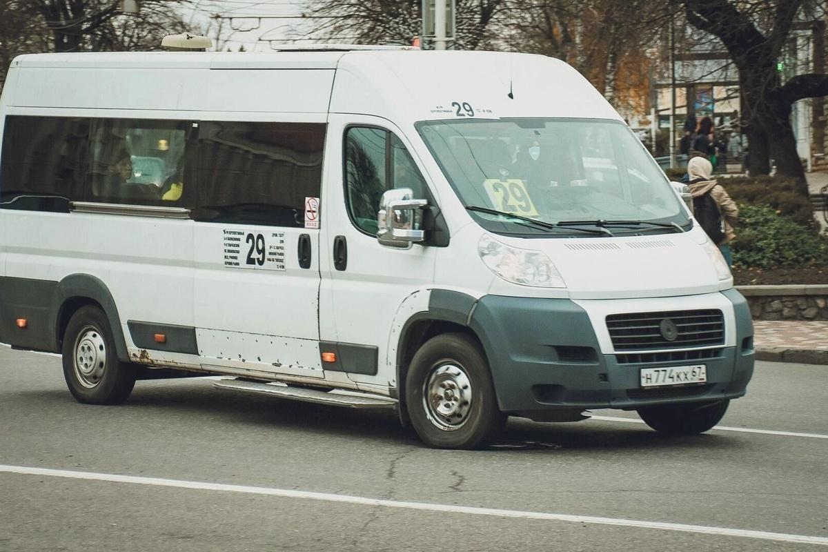 Власти Тюмени начали заменять маршрутки крупногабаритными автобусами