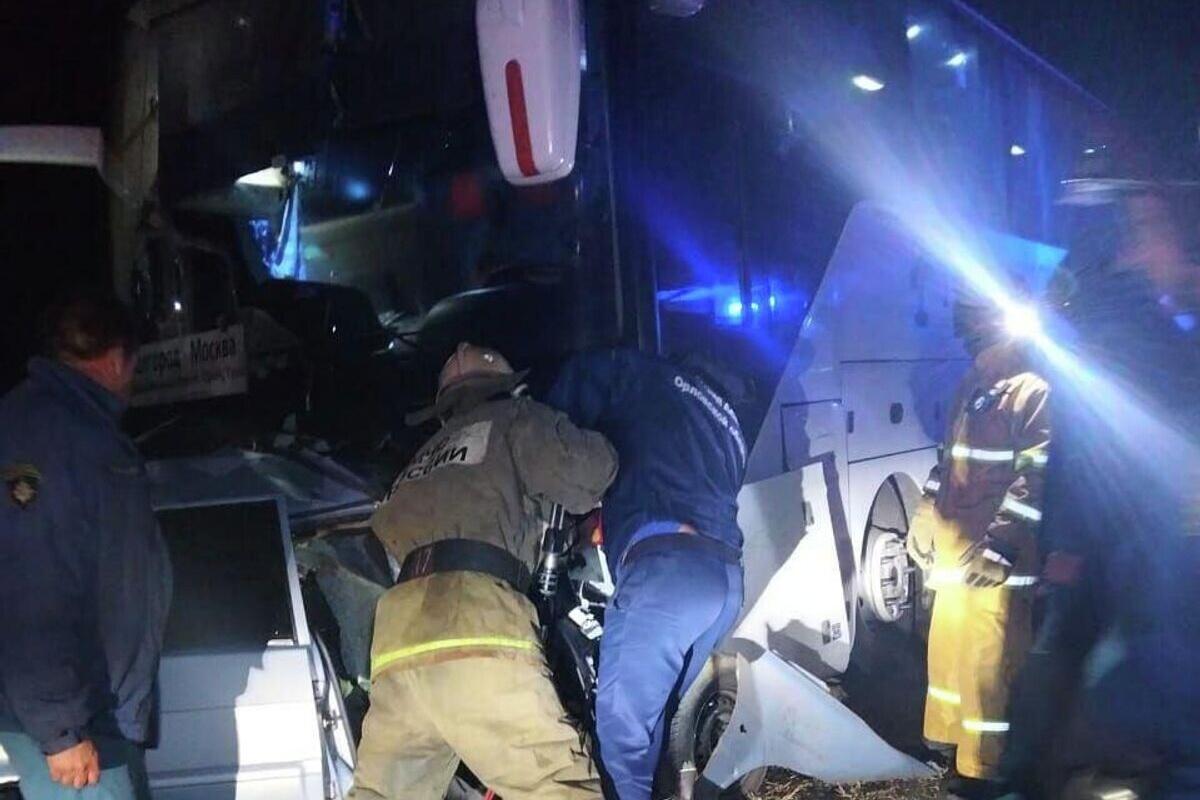 Смертельное ДТП произошло на трассе в Орловской области с участием легкового автомобиля и автобуса
