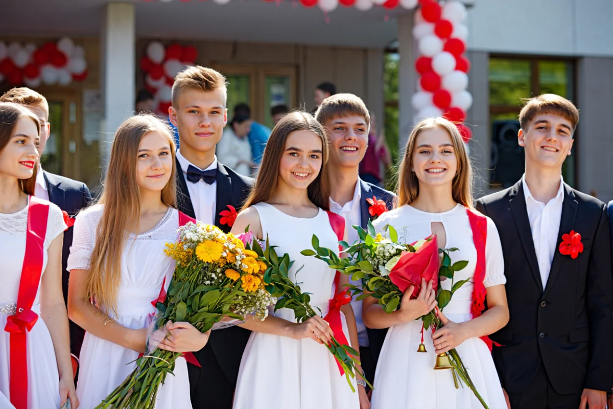 Ателье и салоны красоты стали популярнее перед последним звонком
