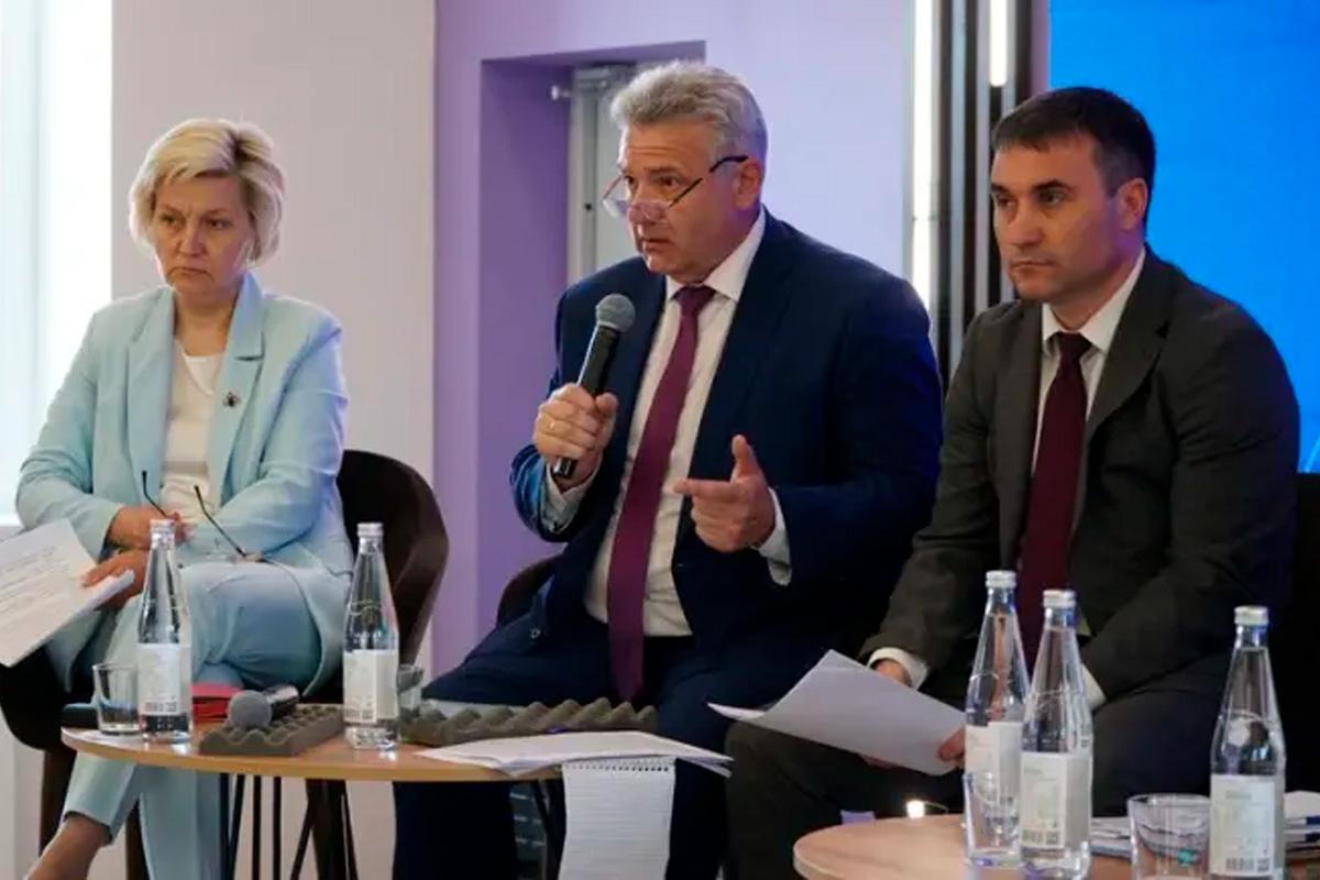 В Мордовии обсудили поддержку семей и демографию на сессии АСИ