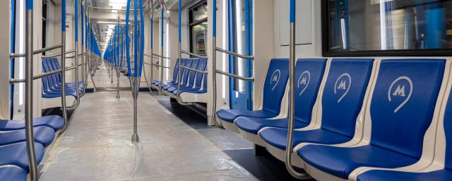 В московском метро заменят обивку сидений, сохраняющую пятна