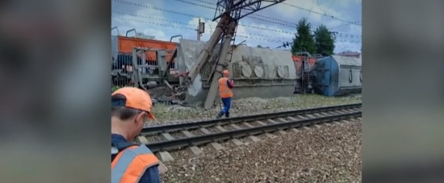 В Москве на станции Бирюлево сошли с рельсов шесть грузовых вагонов