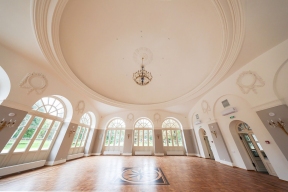 «Новые адреса счастья»: усадьба «Воронцово» стала новой площадкой для бракосочетаний в Москве