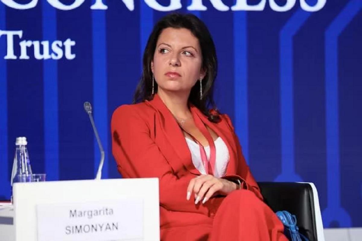 «Не впадайте в ыжлость». Симоньян вышла в эфир накануне операции. Муж в коме, сама тяжело больна