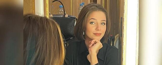 Подарок от Малахова: 16-летняя дочь умершей Юлии Началовой споет в студии шоу «Привет, Андрей!»