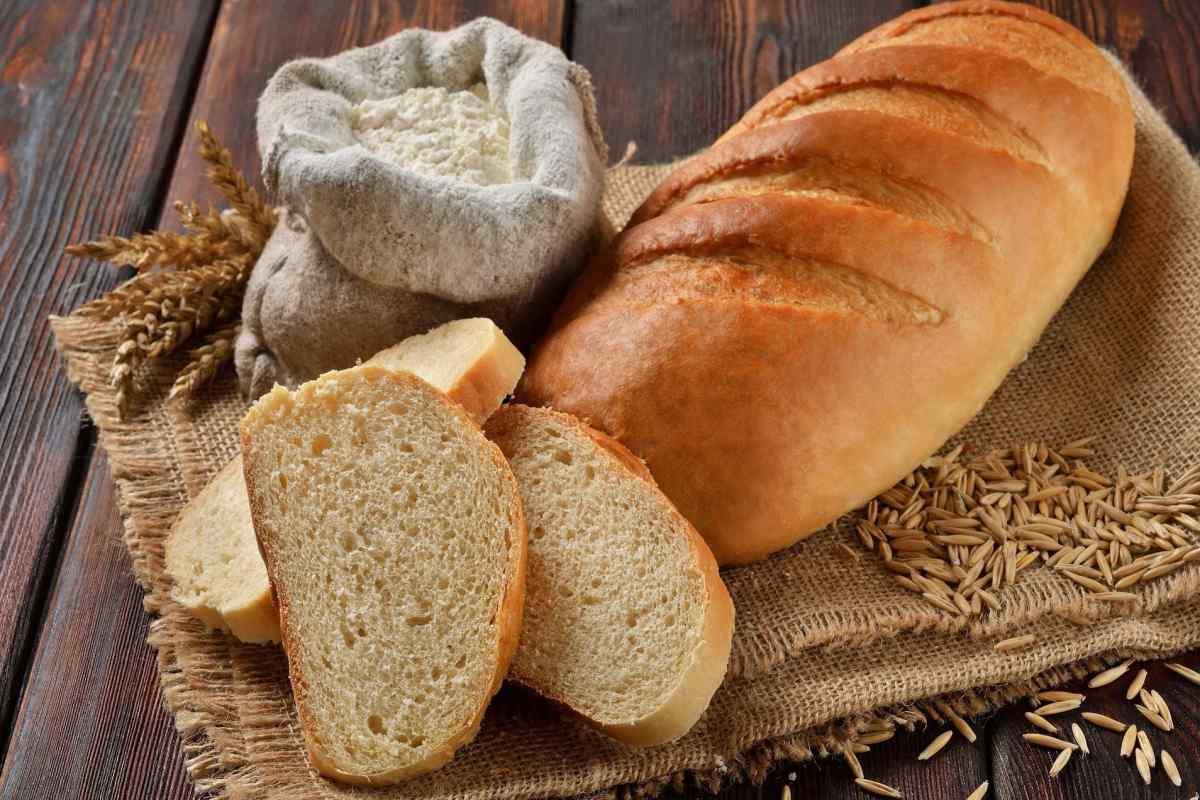 Жительница Ростова нашла в хлебе кусок резины
