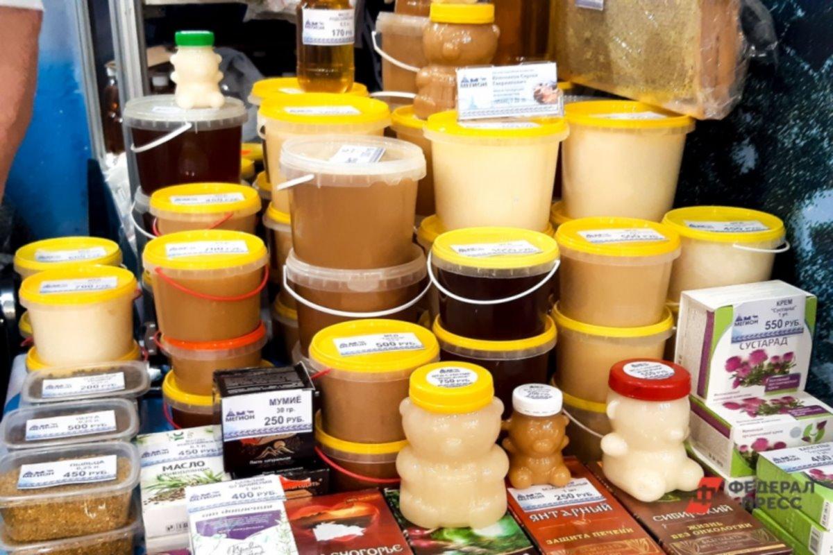 Свыше 12 тысяч пчелиных семей производят мед в хозяйствах Свердловской области