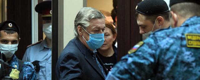 Видео: Пресненский суд Москвы приговорил Ефремова к восьми годам лишения свободы