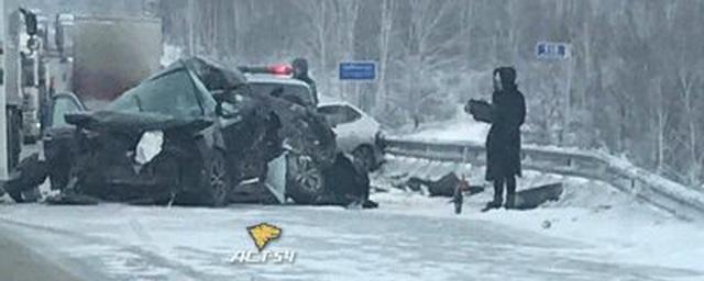 Авария за аварией: под Новосибирском в ДТП на трассе погибли два человека, трое пострадали