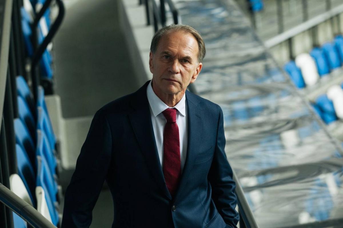 Детство без отца, два брака и трое детей: путь к семейному счастью Алексея Гуськова