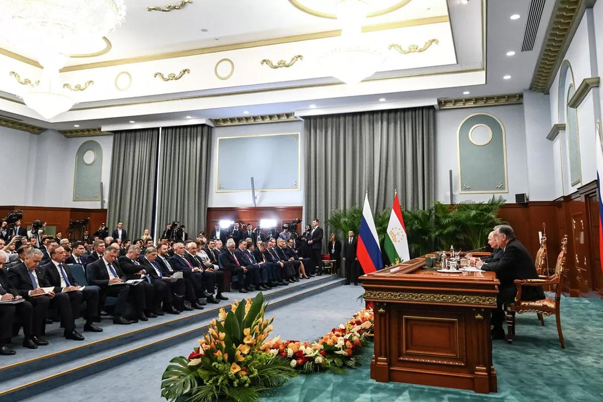 Путин и Рахмон подтвердили общую позицию по Афганистану в заявлении об углублении партнерства