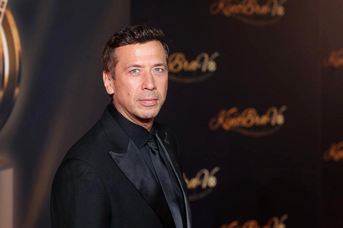 Мерзликин подал на развод после 20 лет брака