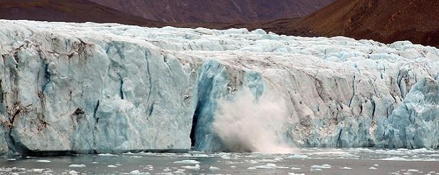 PNAS: американские ученые считают, что льды в Гренландии тают быстрее из-за приливов с теплой морской водой