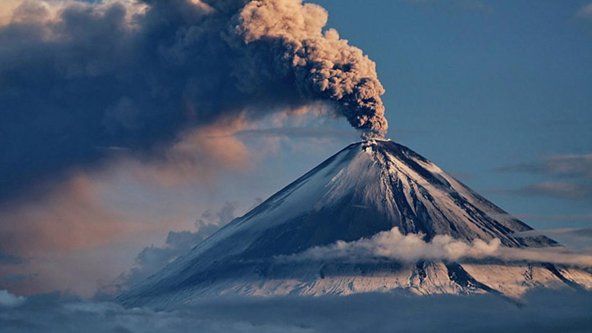 При восхождении на вулкан Ключевская Сопка погибли пять туристов