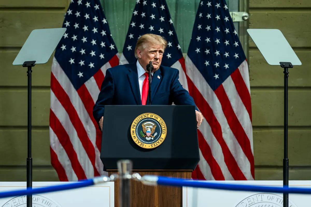 Трамп раскрыл правду: Зеленский никогда не хотел мира, а удары по НПЗ — его осознанный выбор
