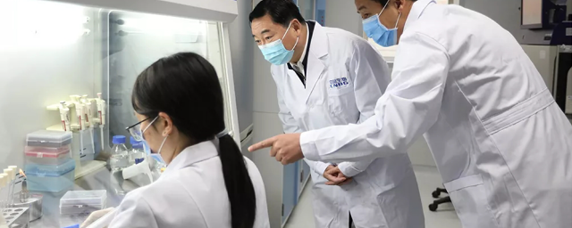 Наличие коронавируса у китайцев стали определять через анус