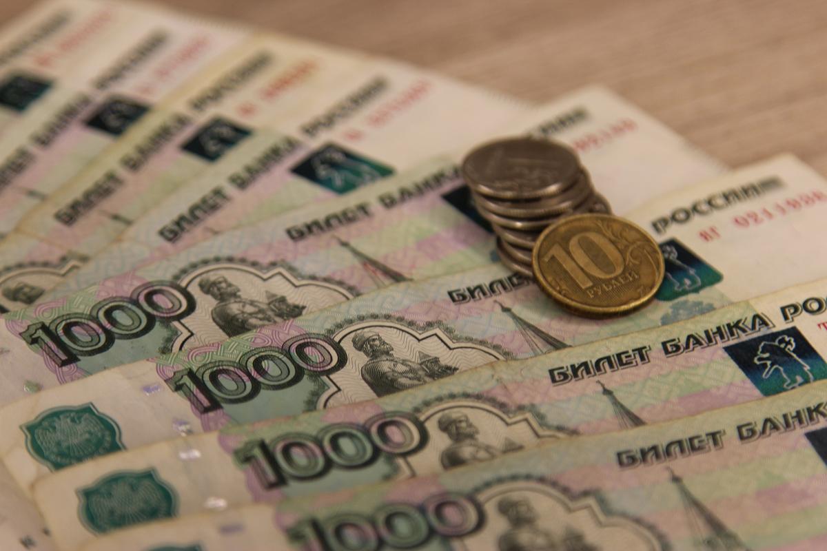 Почти четверть жителей Архангельской области получают зарплату выше средней по России