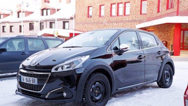 Обновленный Peugeot 208 впервые был замечен во время тестов