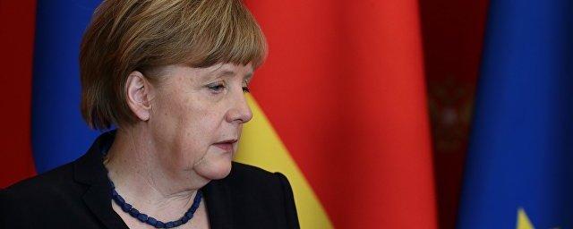Меркель: Германия не будет пересматривать миграционную политику
