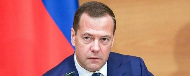 Медведев недоволен отношением правительства к поручениям президента