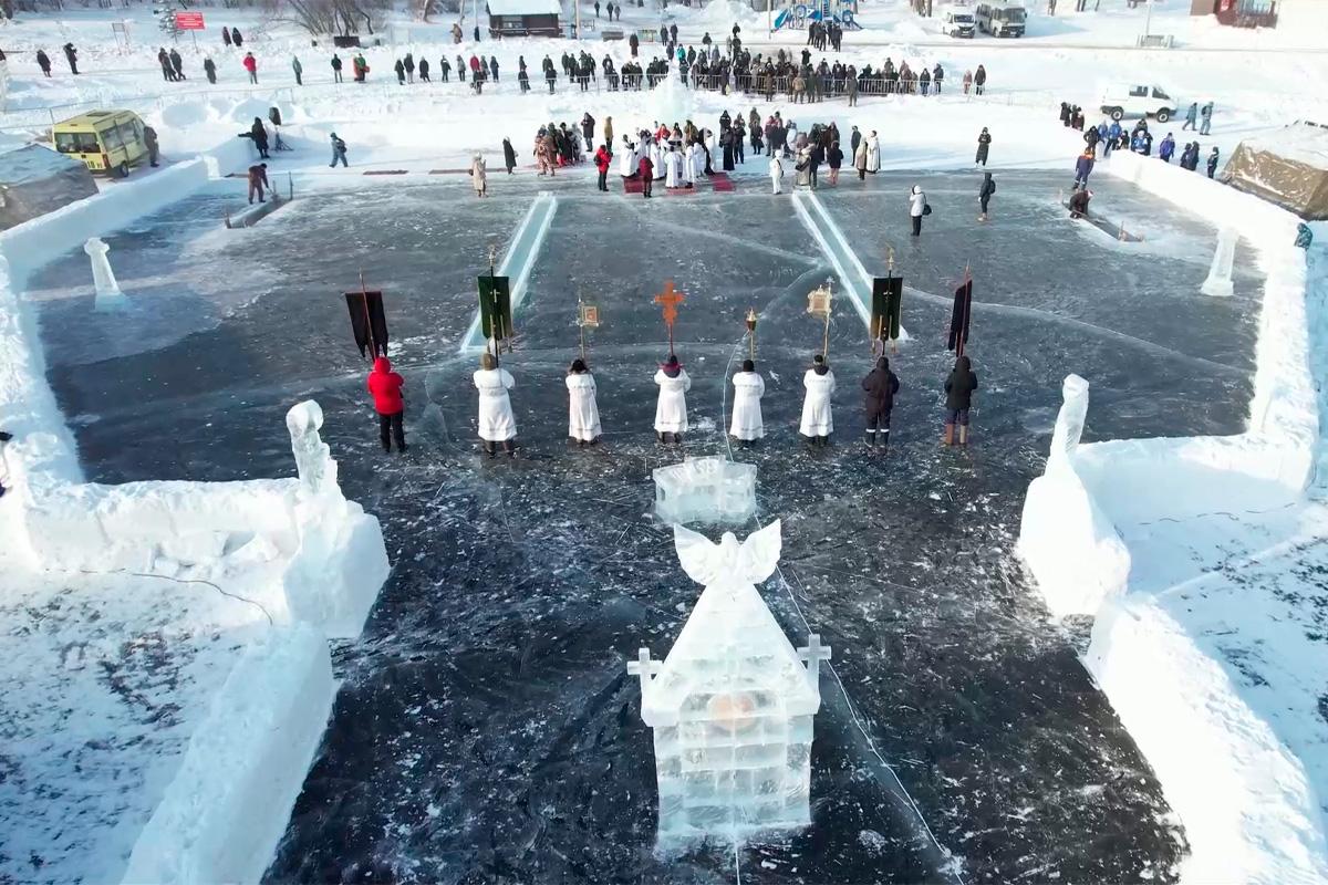 Мэр Руслан Болотов: В Иркутске Крещение Господне отметили крестным ходом и купаниями на заливе Якоби