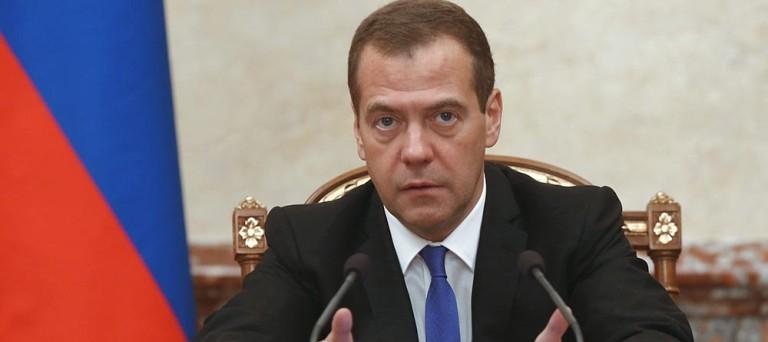 Медведев пообещал продолжить курс на разумное импортозамещение