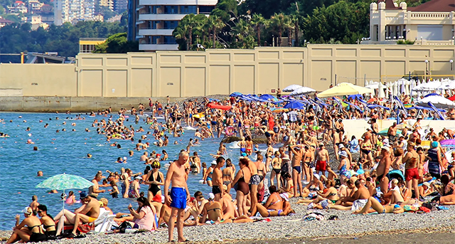 Ростуризм предупредил о переполненности курортов Черного моря