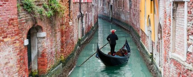 Весной в Венеции введут «входной билет» для туристов, приезжающих на день