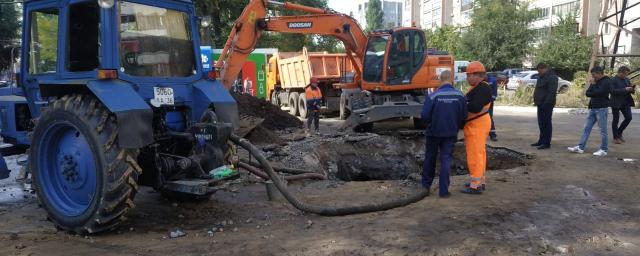 В Коминтерновском районе Воронежа произошла авария на водоводе диаметром 1000 мм