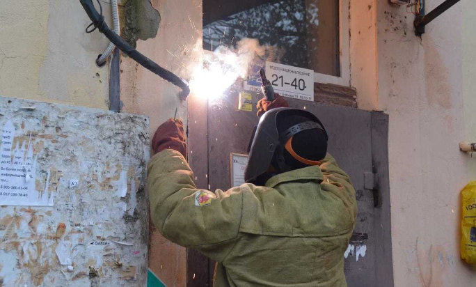 В Астрахани на площади Вокзальной законсервировали рухнувшую пятиэтажку