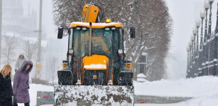 На дороги Татарстана вышли 229 единиц снегоуборочной техники