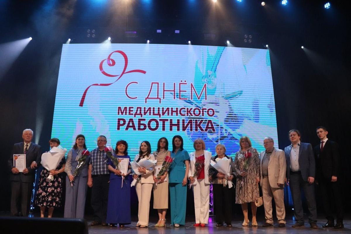 Мэр Читы Инна Щеглова поздравила медиков с наступающим профессиональным праздником