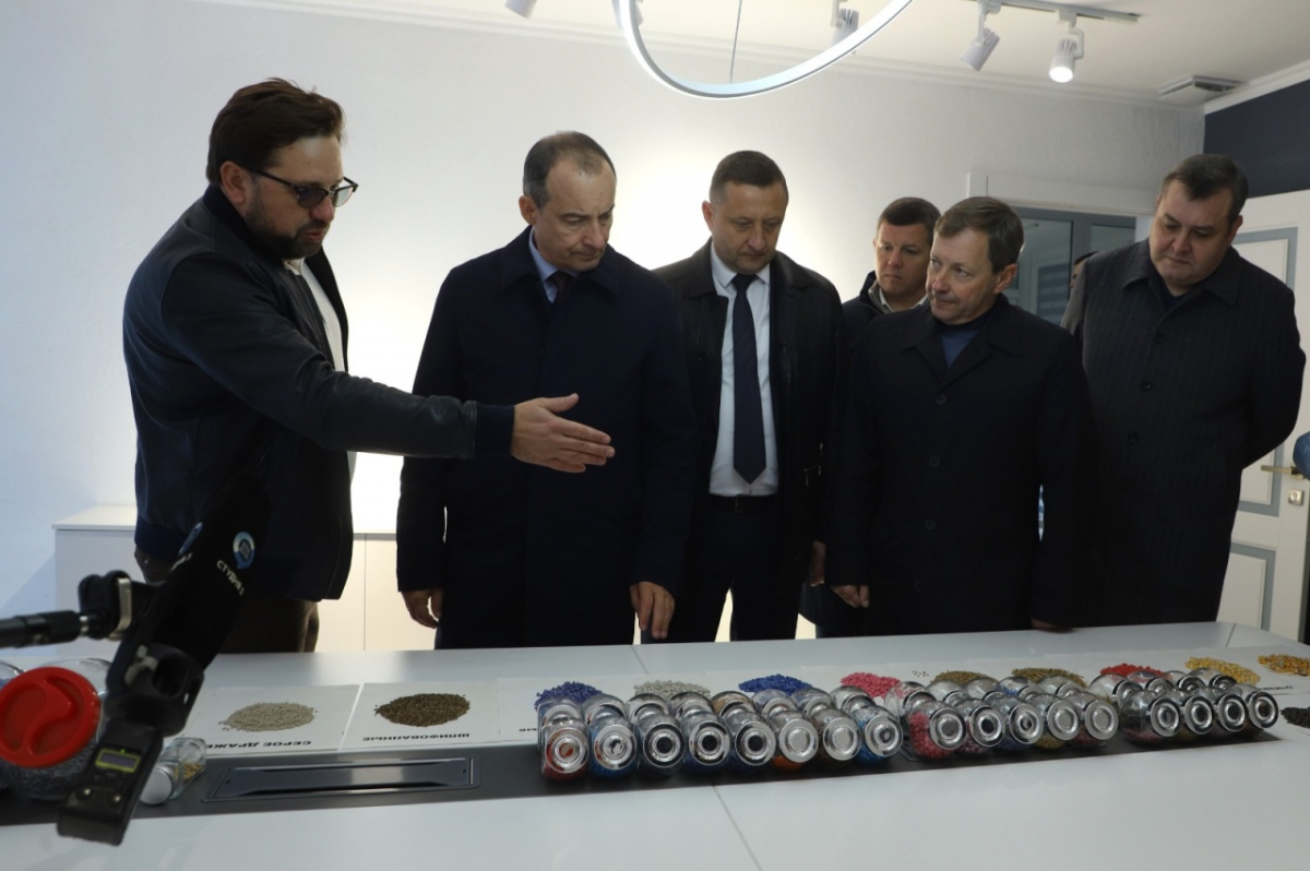 Депутаты ЗСК в Белореченском районе ознакомились с работой промышленных предприятий