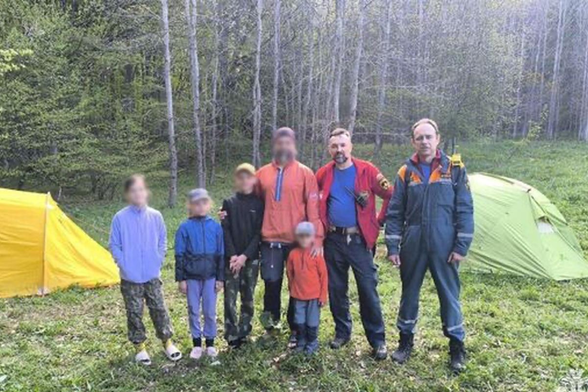 Пять человек отравились во время похода в горы в Крыму