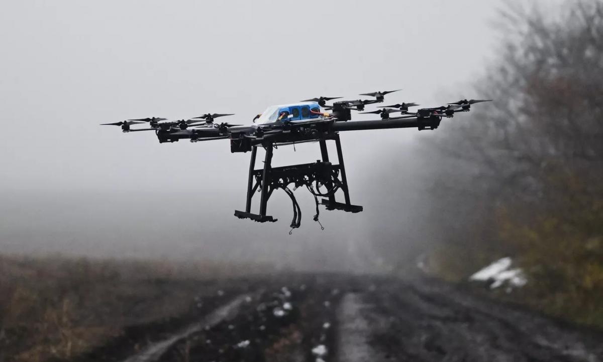 Четыре автомобиля в Калужской области получили повреждения из-за упавшего на них беспилотника