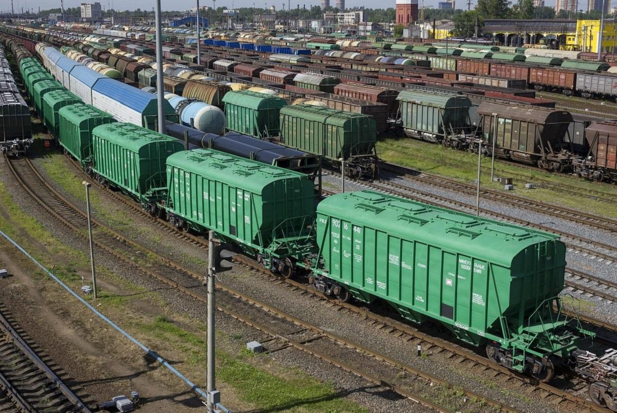 В Красноярском крае грузовые вагоны врезались в пассажирский поезд, пострадавших нет