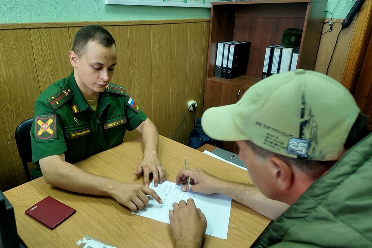 Жители Марий Эл активно подписывают контракты для службы на СВО