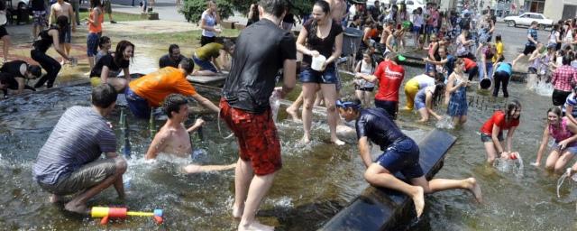 В связи с аномальной жарой в Воронеже продлили штормовое предупреждение