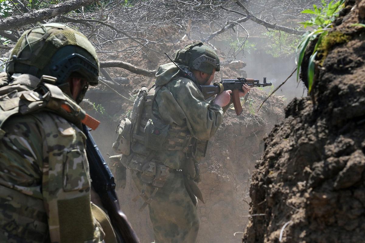 Британский эксперт заявил, что украинские войска не смогут удержать Красноармейск