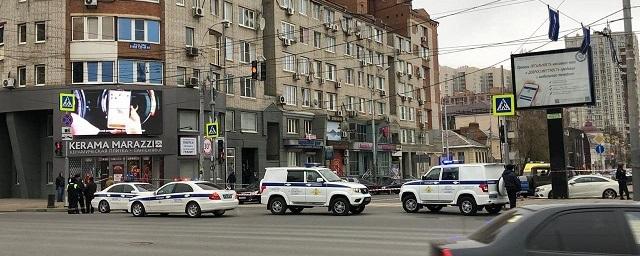 В Ростове следователь взял жену и ребенка в заложники