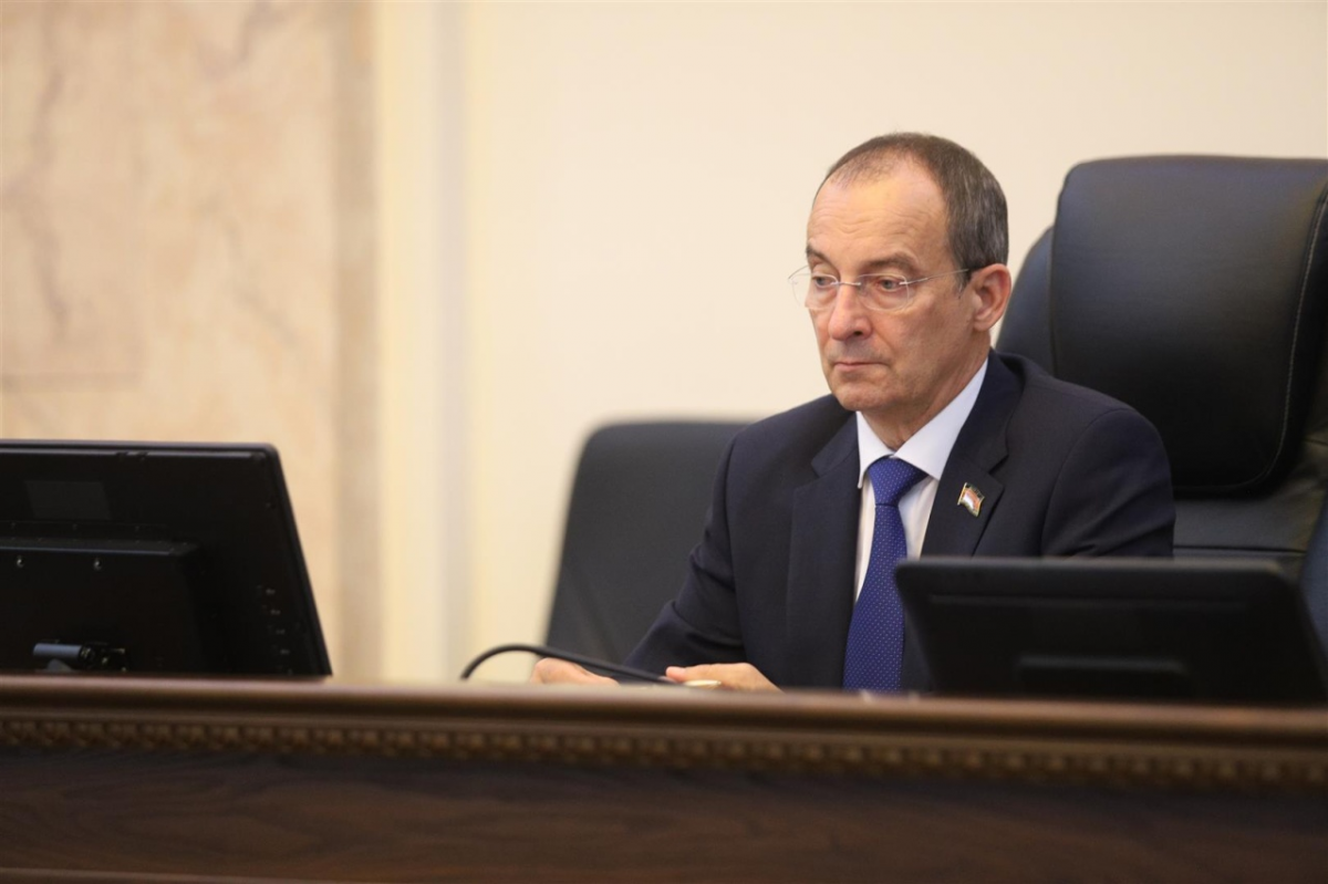 Юрий Бурлачко представил нового депутата ЗСК