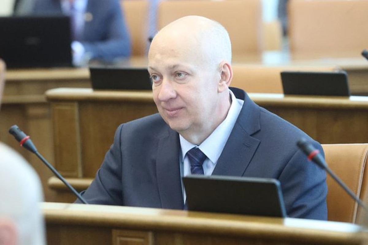 Красноярский депутат Енджиевский вернулся с передовой в свой кабинет