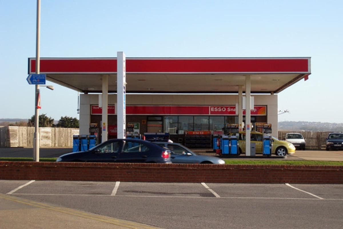 Нефтяникам запретили вывозить бензин за границу