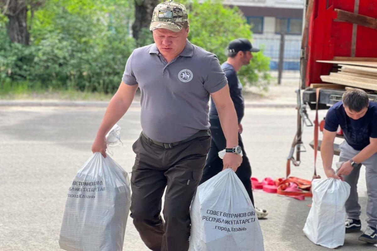 Татарстанцы поделились книгами с жителями города Рубежное в ЛНР