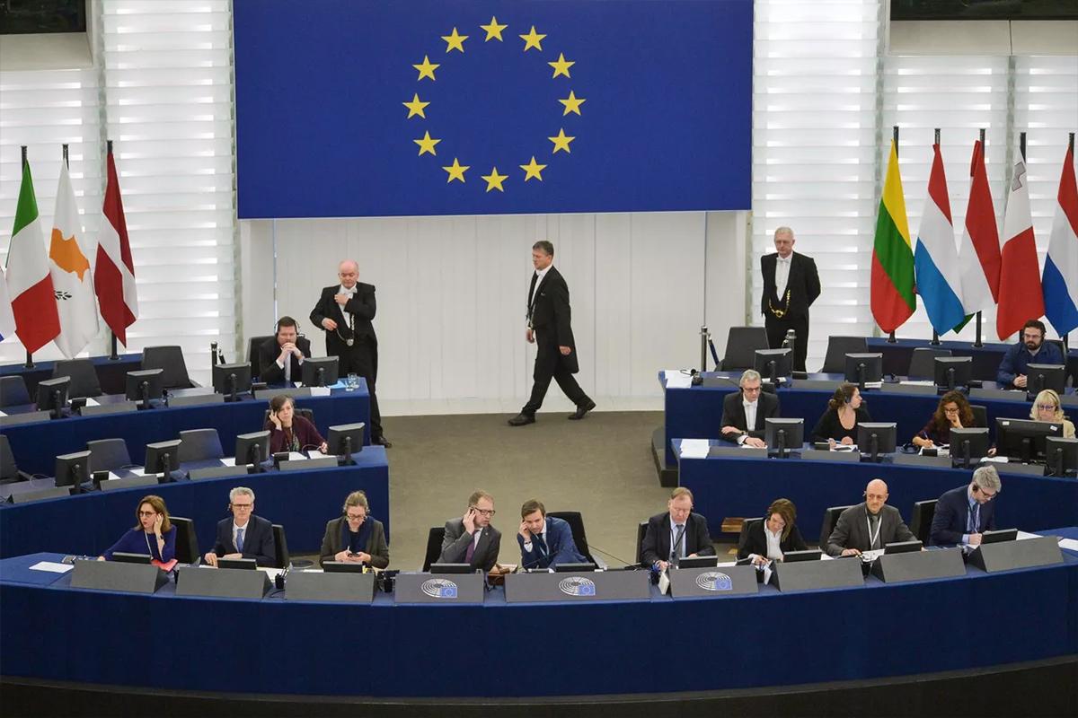 Комитеты ЕП поддержали создание «военного Шенгена»