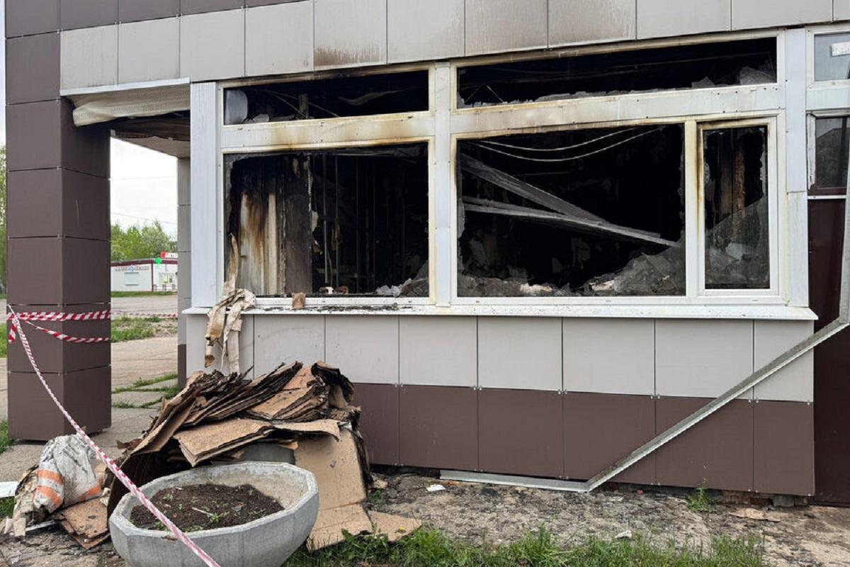 Полиция Ленобласти поймала подозреваемого в поджоге волонтерского штаба для поддержки бойцов СВО