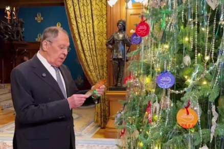 Школьница из Воронежа в рамках акции «Елка желаний» загадала встречу с Мединским