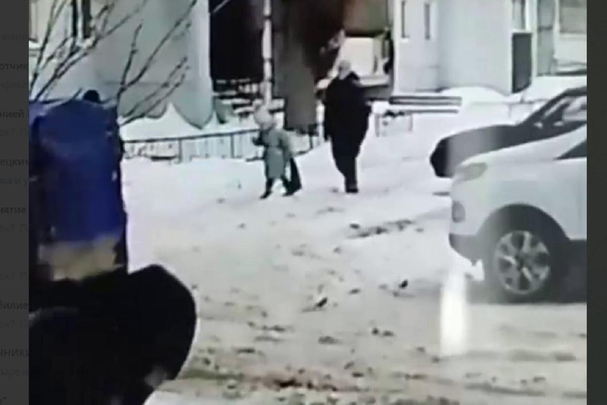 В Башкортостане неизвестный попытался похитить 7-летнюю девочку около дома, школьницу спас старший брат
