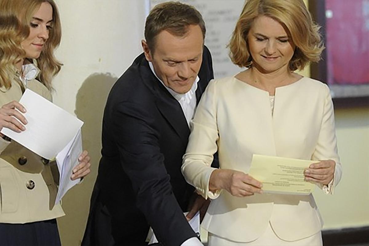 У супруги премьера Польши угнали Lexus