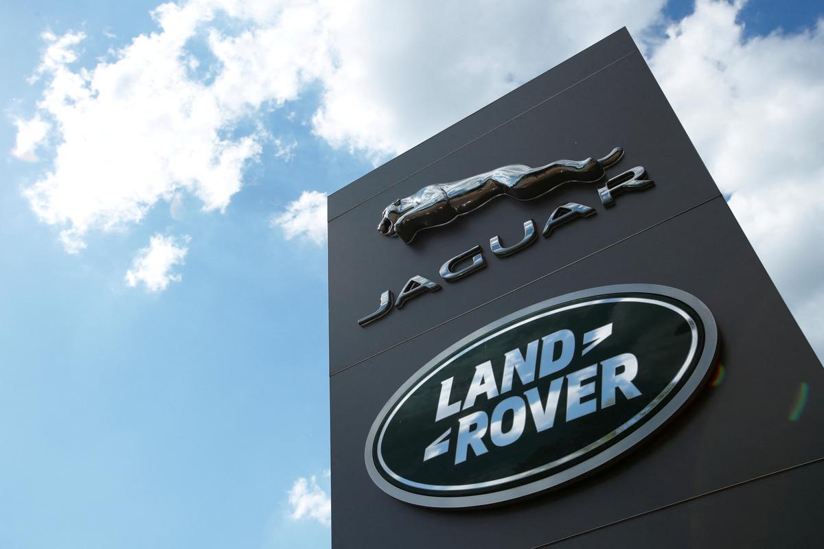Jaguar Land Rover столкнулся с масштабной кибератакой
